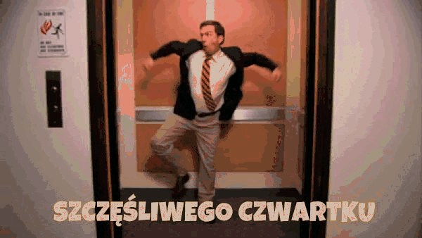 Mężczyzna w windzie szczęśliwego czwartku